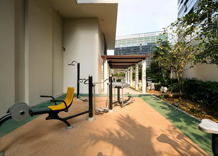 Bgc 2br Uptown Parksuites With Balcony And Bathtub Apartment