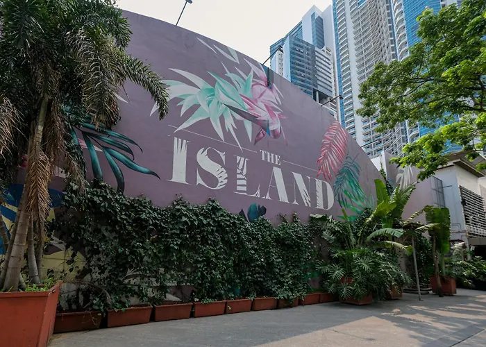 Bgc 2br Uptown Parksuites With Balcony And Bathtub Apartment