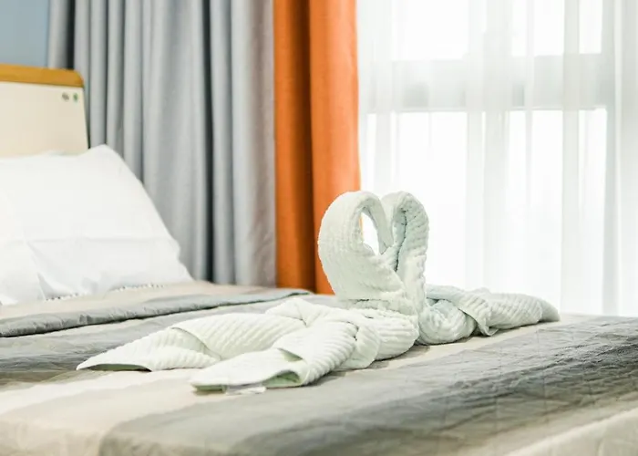 Bgc 2br Uptown Parksuites With Balcony And Bathtub *