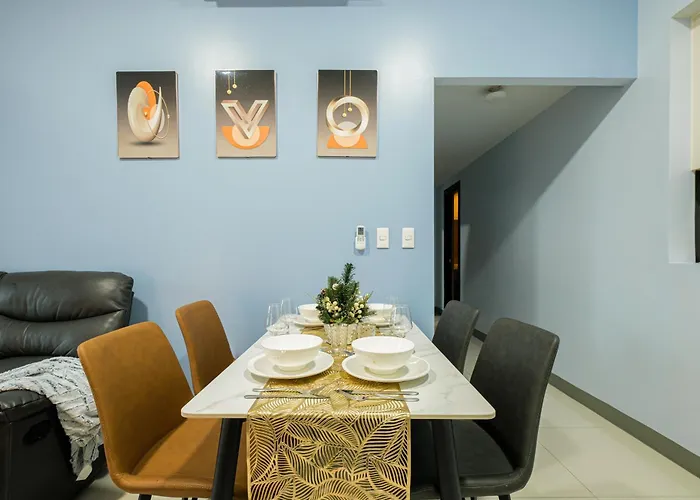 Bgc 2br Uptown Parksuites With Balcony And Bathtub Apartment