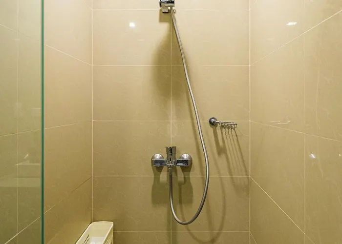 Apartment Bgc 2br Uptown Parksuites With Balcony And Bathtub
