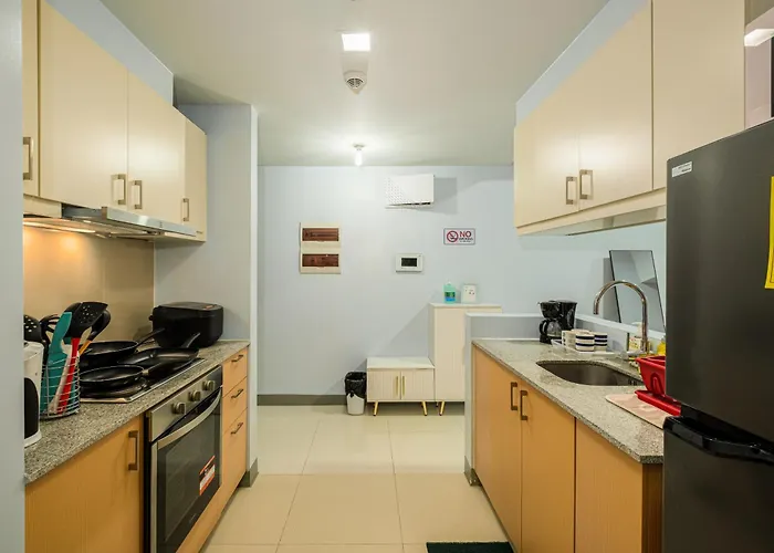 Apartment Bgc 2br Uptown Parksuites With Balcony And Bathtub
