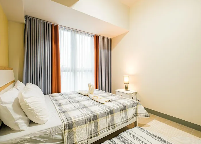 Bgc 2br Uptown Parksuites With Balcony And Bathtub