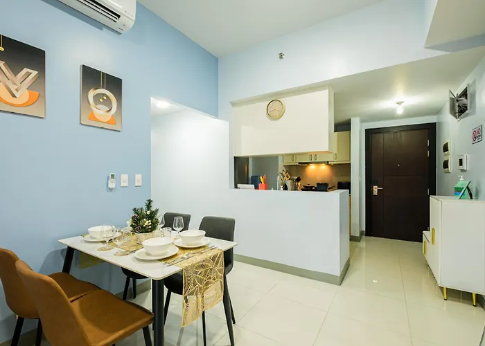 Apartment Bgc 2br Uptown Parksuites With Balcony And Bathtub