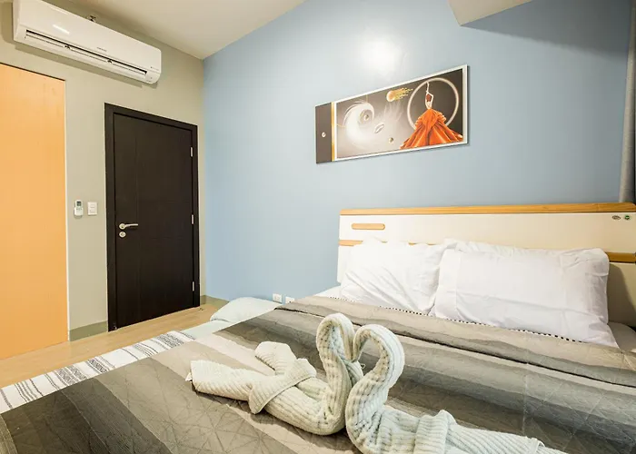 Bgc 2br Uptown Parksuites With Balcony And Bathtub *